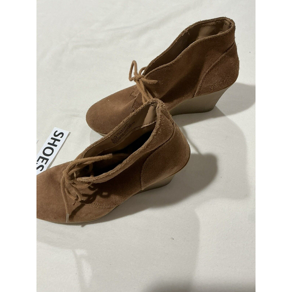 Womans White Mountain Icon Brown Suede 7m Laceup Wedge Shoe Bootie - Picture 3 of 9